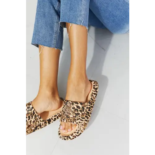 Unleash Your Wild Side with MMShoes Arms Open Toe Leopard Slides