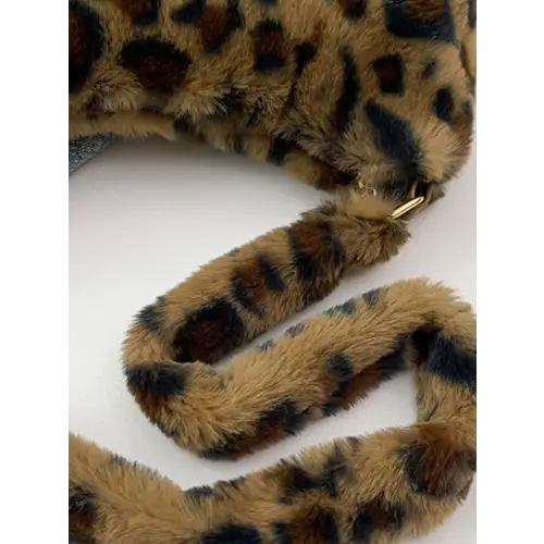 Wild Leopard Fluff Shoulder Bag Unleashes Fierce Style